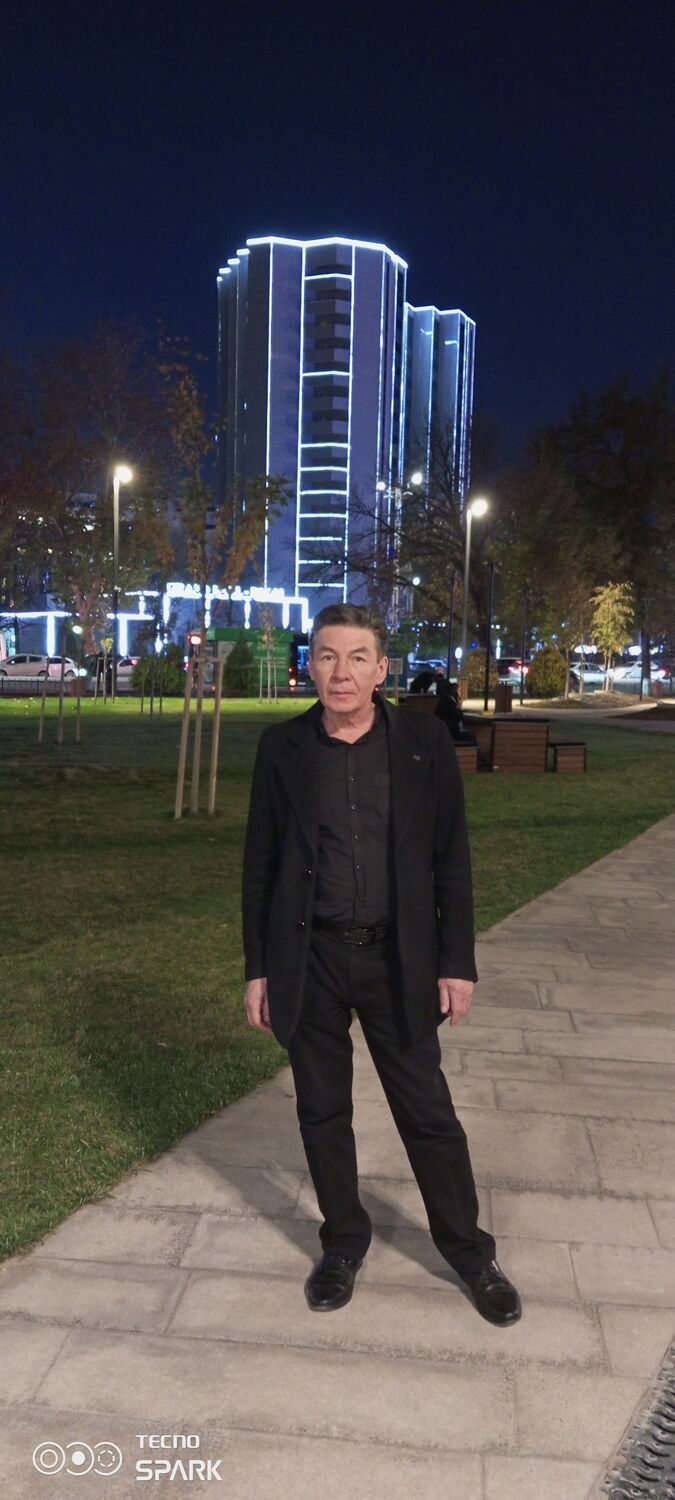  ,   Rinat, 52 ,   ,   