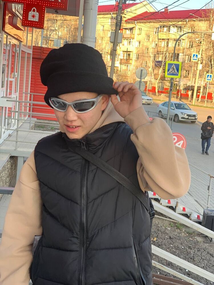  53311988  , 19 ,    -