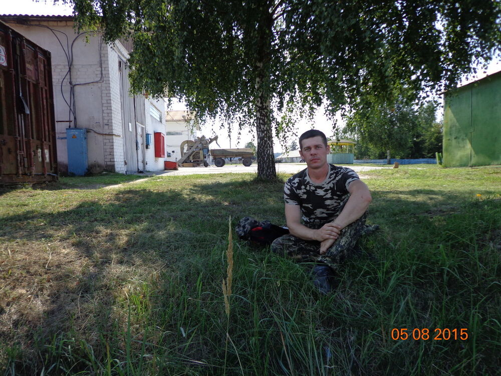  8702958  Ivan, 49 ,    
