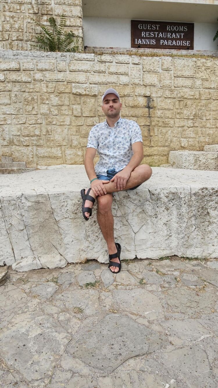  45635318  Dorin, 29 ,    