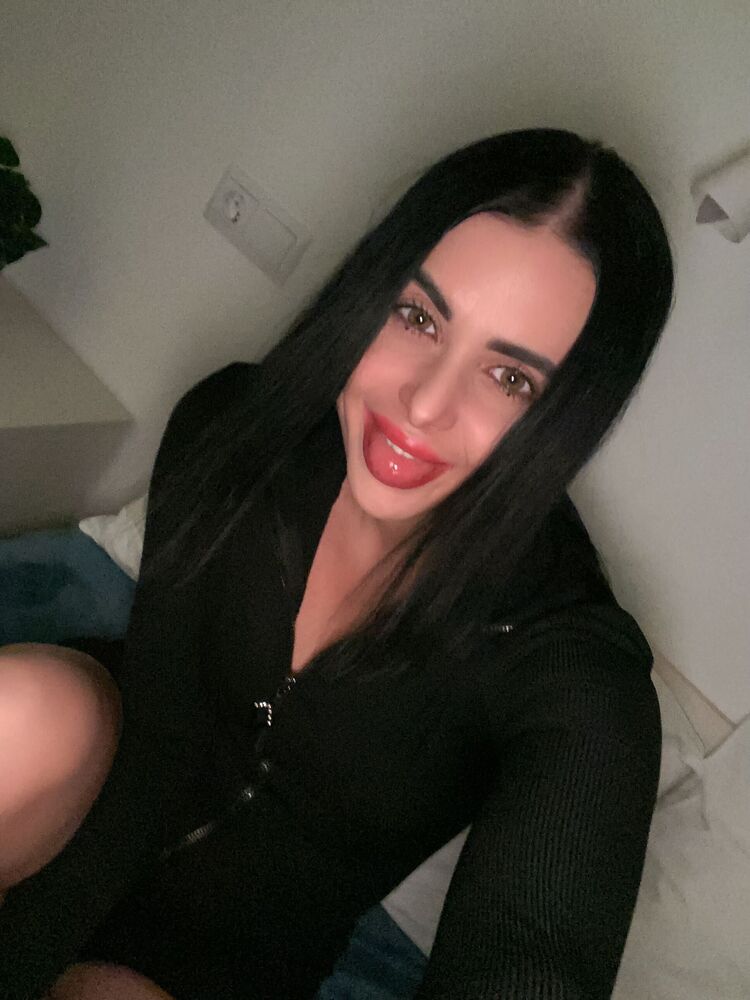  ,   Alena, 39 ,   c 