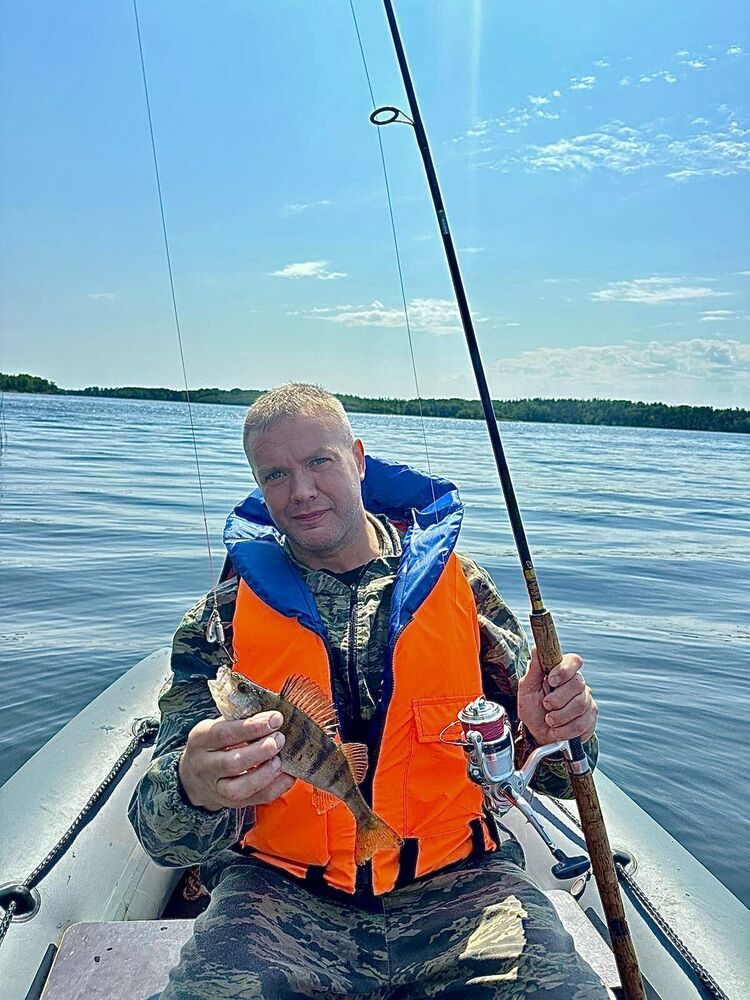  36777408  Niko, 42 ,    -