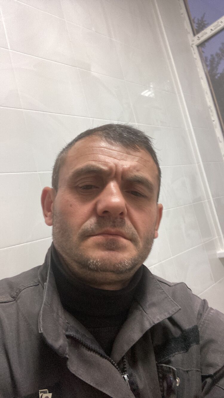  31719658  Abesalom, 44 ,    