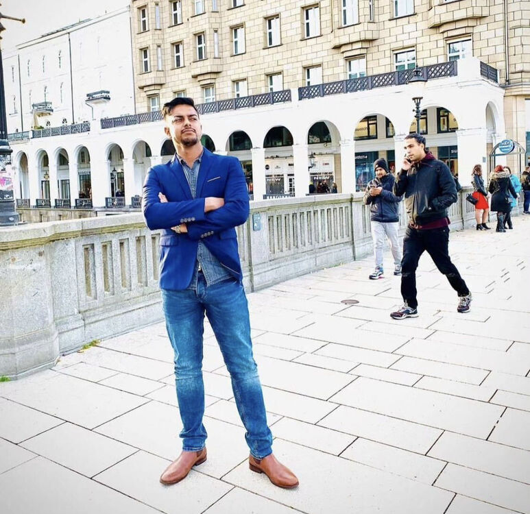  45366868  Abhishek S, 30 ,    