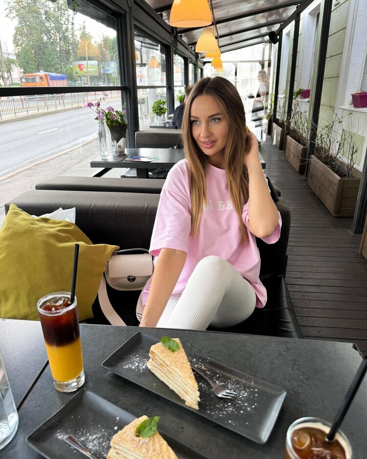  46000418  Kristinka, 30 ,    