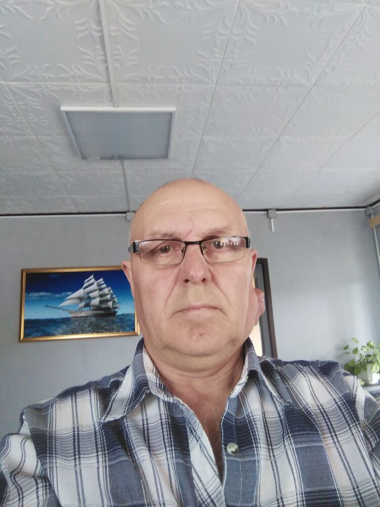  28570698  , 65 ,    