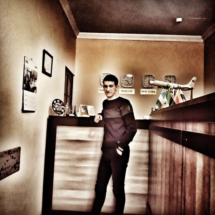  18980758  Shokhruz, 34 ,    