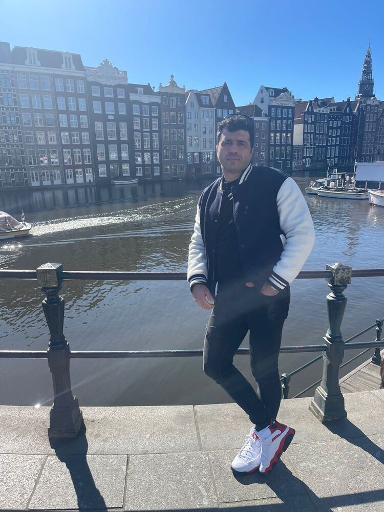  33715818  Hamid, 45 ,    's-Graveland