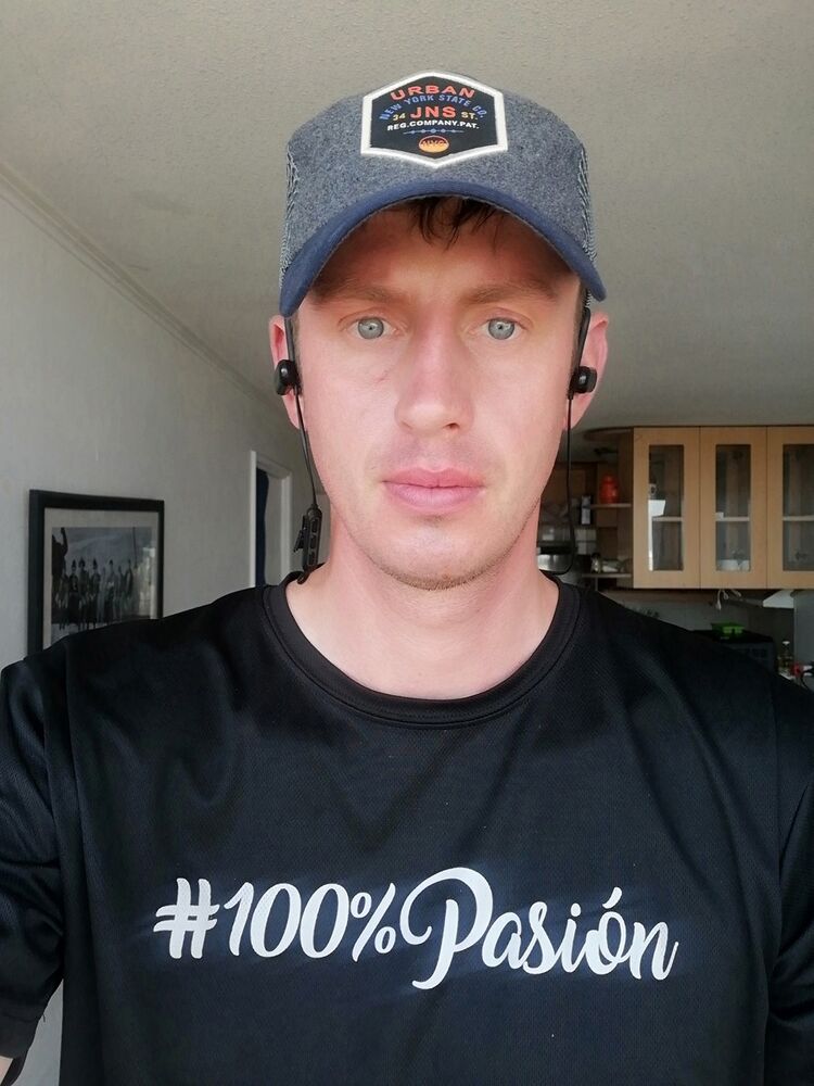  18840338  Sergio, 40 ,    