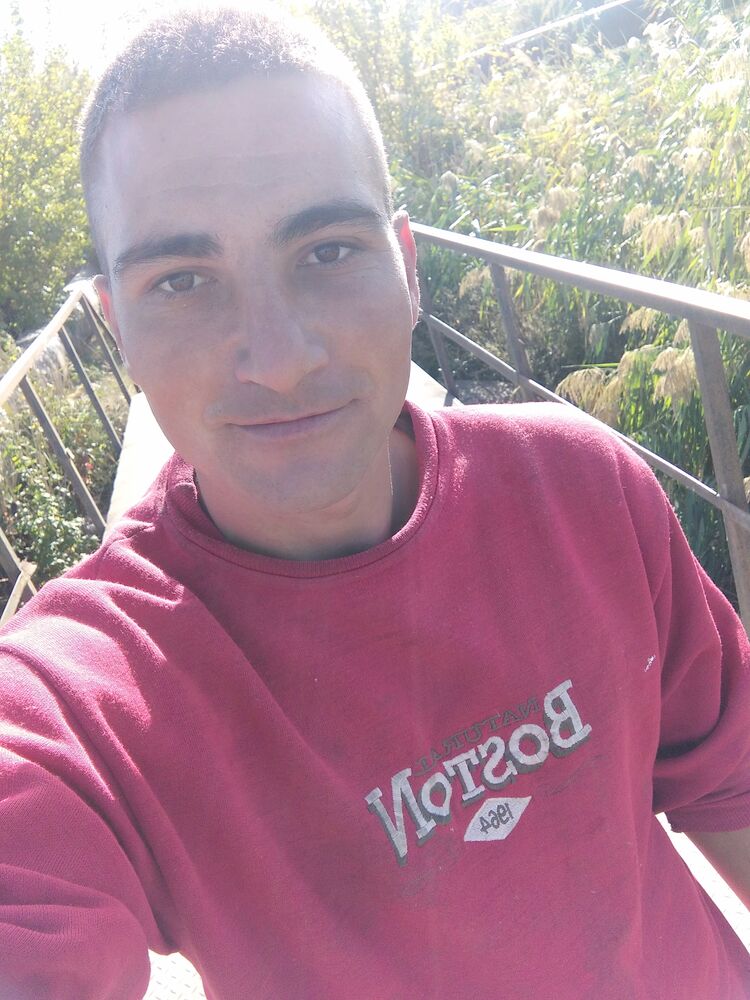  46848398  Aleksej, 28 ,    