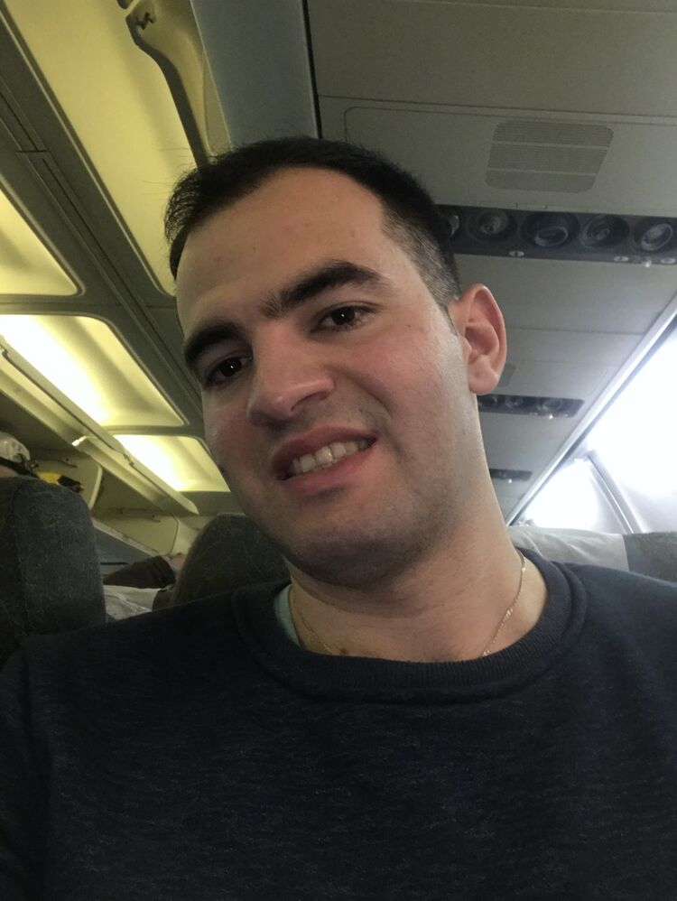  11520548  Elnur, 34 ,    