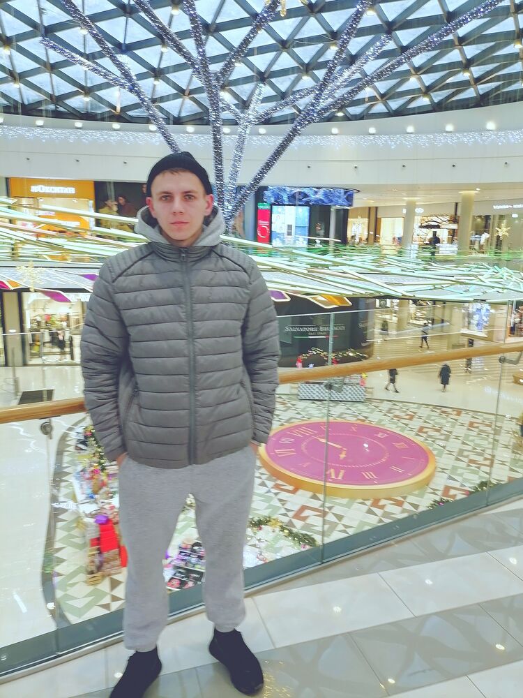  31255108  Igor, 24 ,    