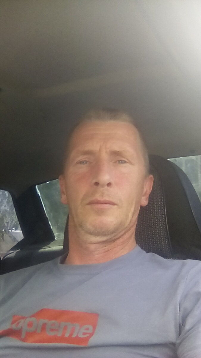  15956058  Aleks, 45 ,    