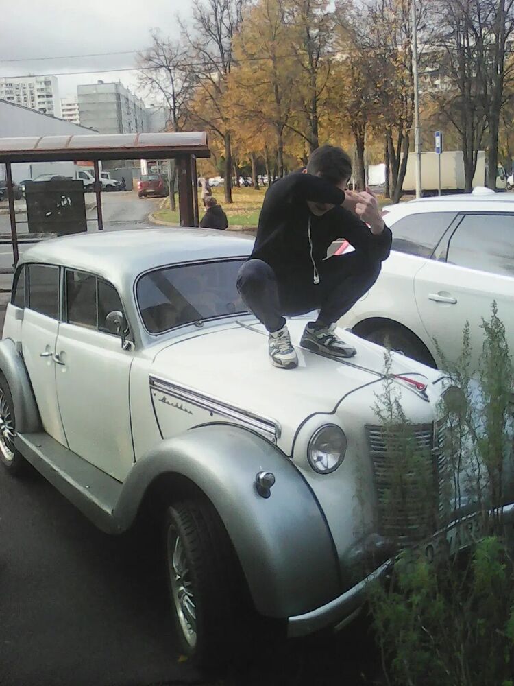  30584068  Ilya, 27 ,    