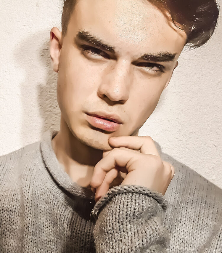  ,   Vlad, 26 ,   