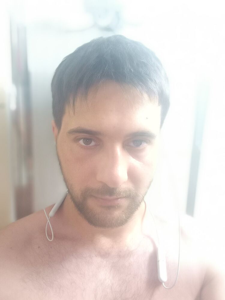  27740498  Artur, 33 ,    Pusan