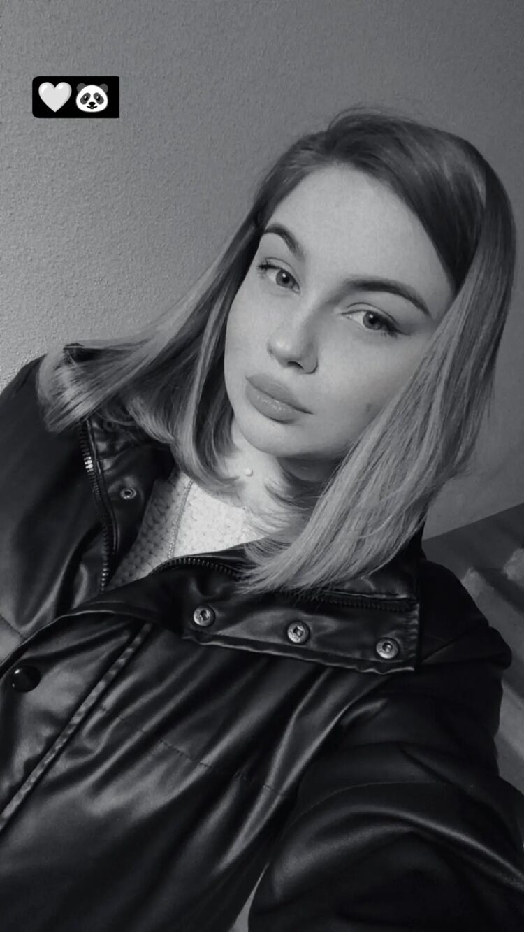  ,   Vitalina, 21 ,   ,   , c 