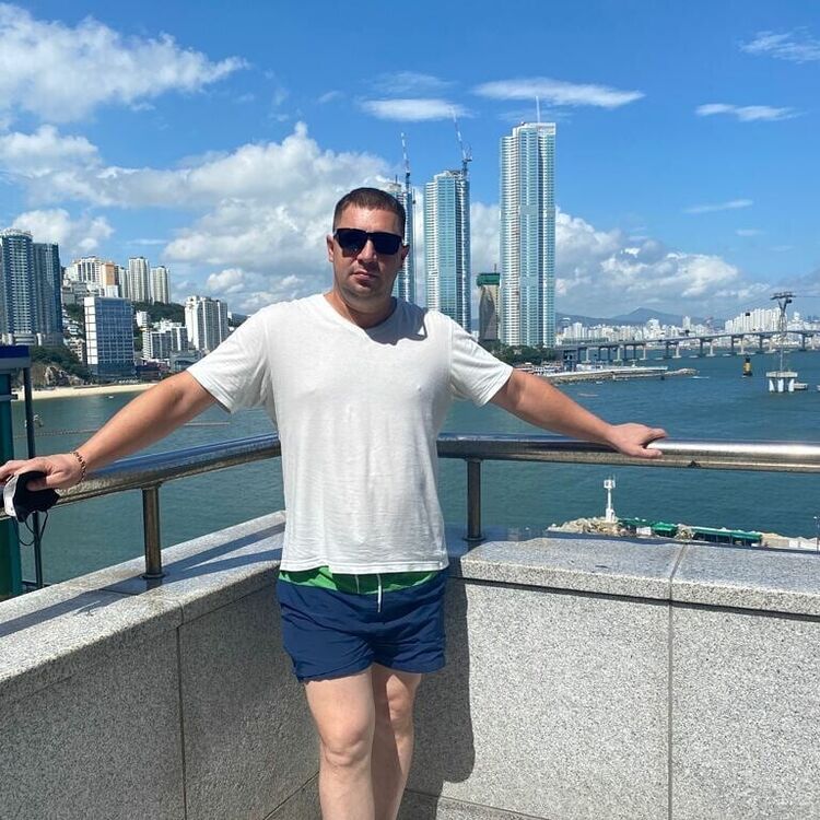  ,   Pasha, 42 ,   c , 