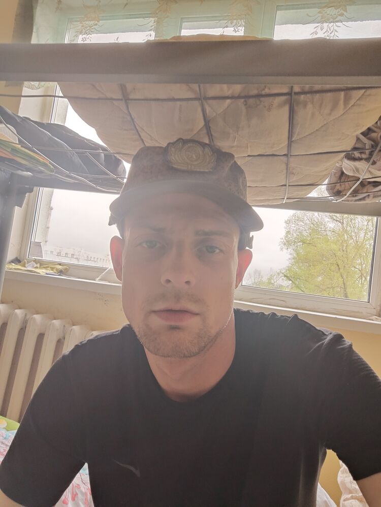  44042388  Pavel, 36 ,    -