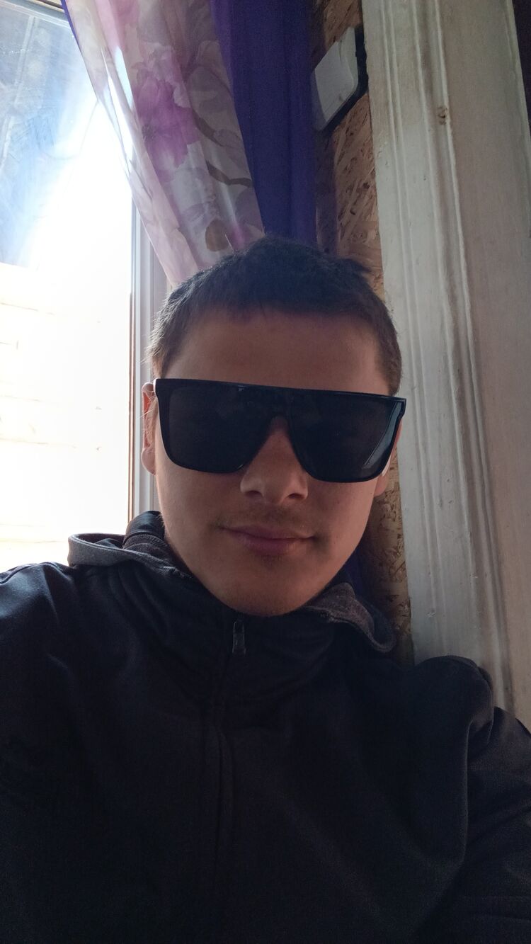  ,   Artur, 25 ,   ,   