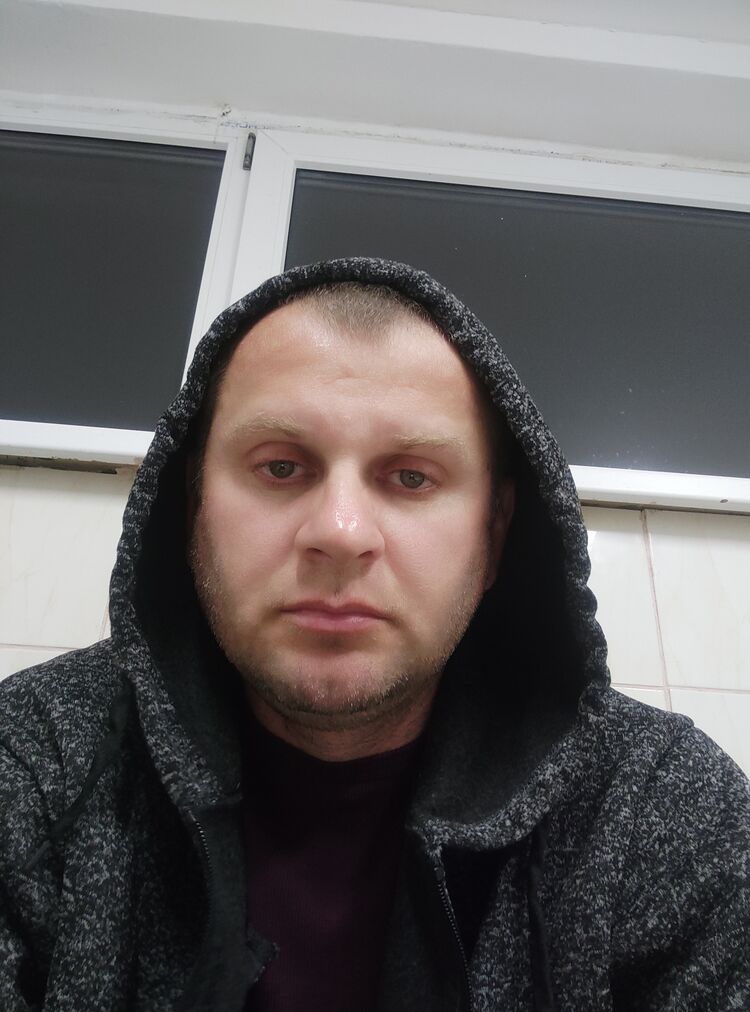  ,   Davit, 41 ,   ,   