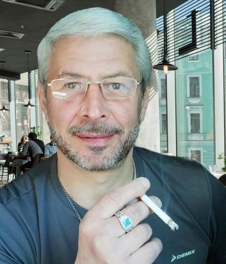  52601238  Slavik, 57 ,    