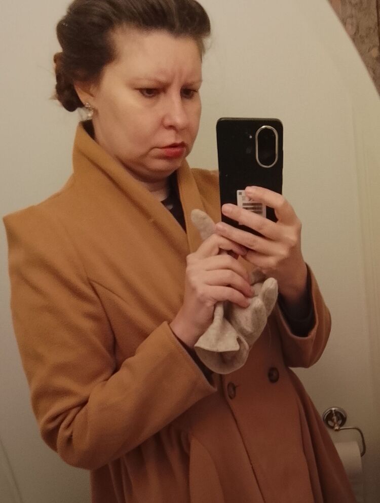  54445378  Elena, 40 ,    Linkoping