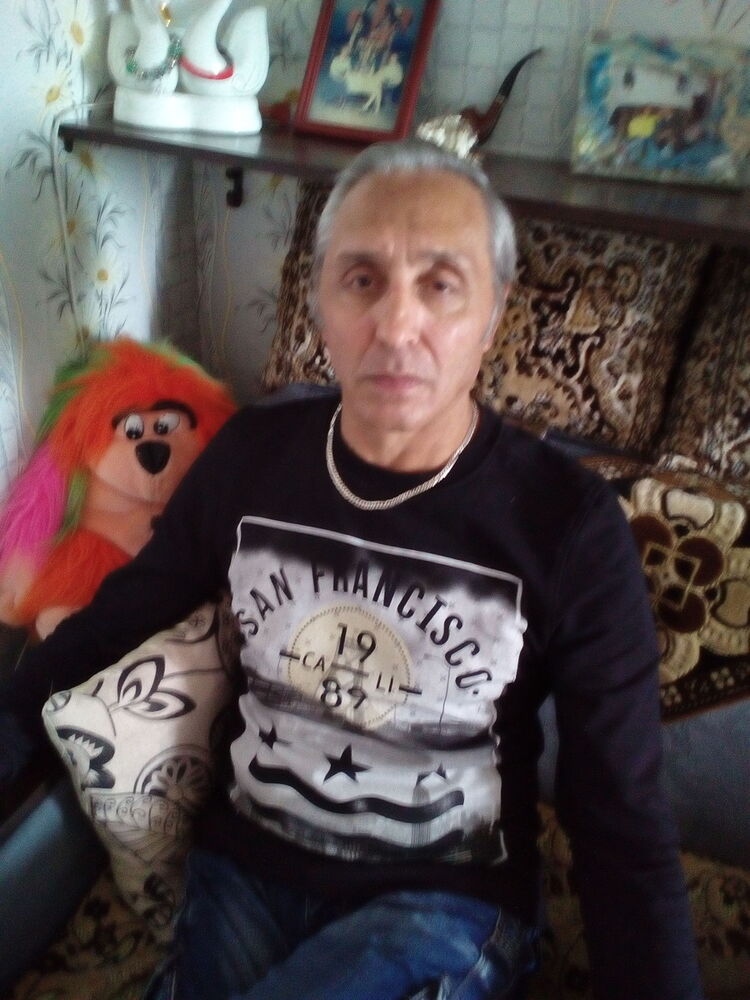  7917528  Ruslan, 68 ,    