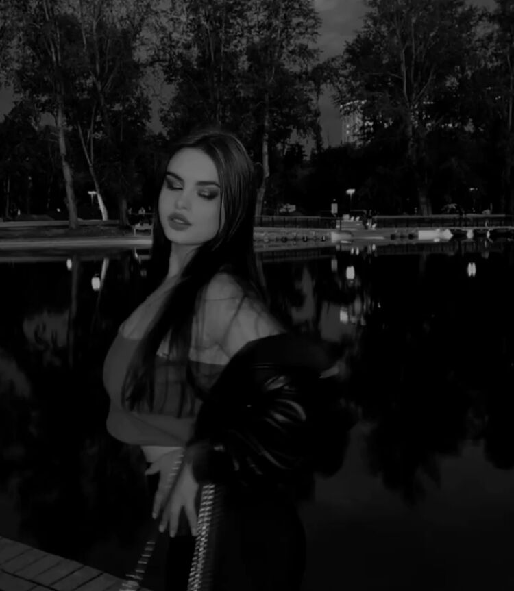  37816358  Apolinaria, 23 ,    