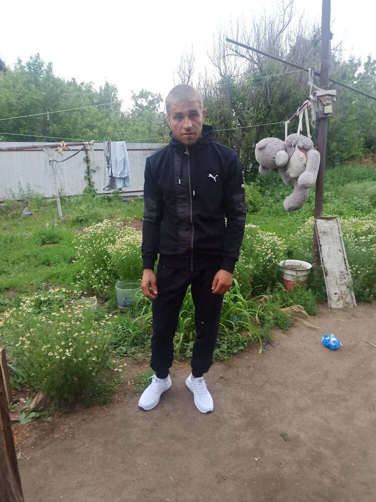  35436268  Vasily, 34 ,    