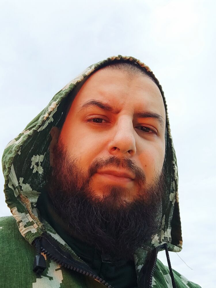  27416838  Konstantin, 36 ,    