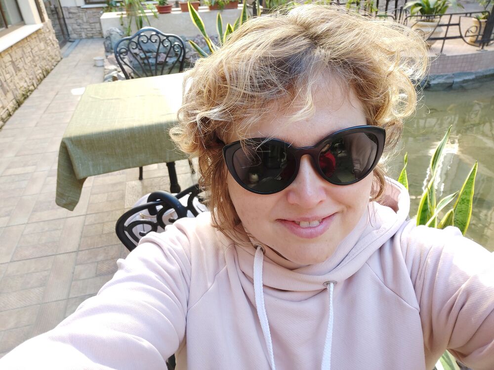  ,   Elena, 45 ,   c 