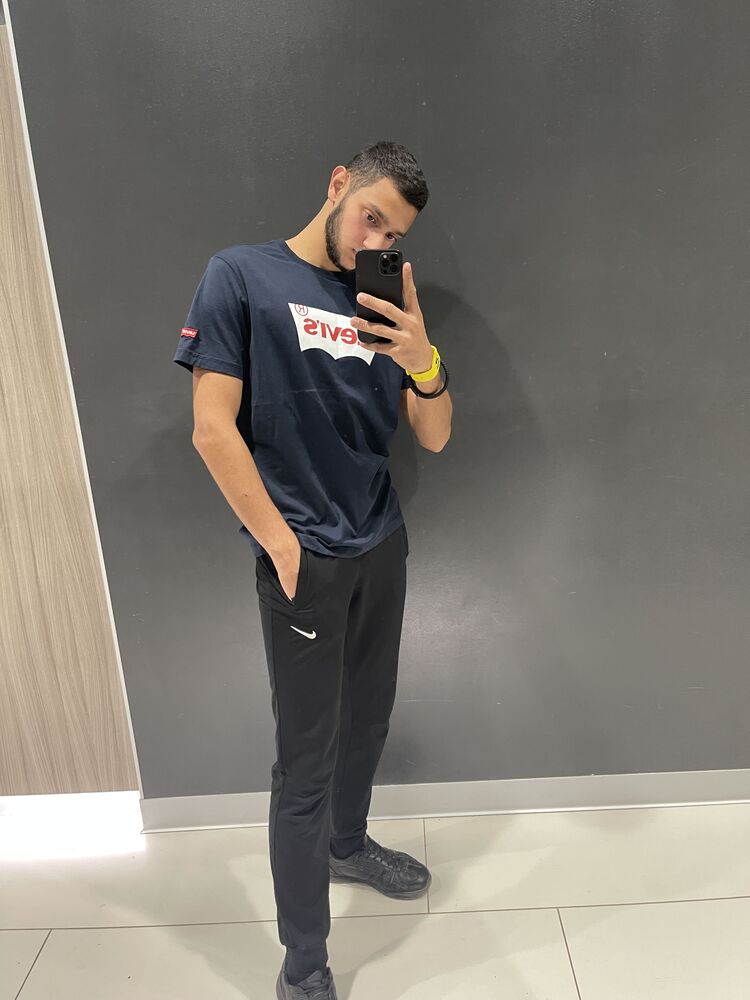  39224338  , 21 ,    