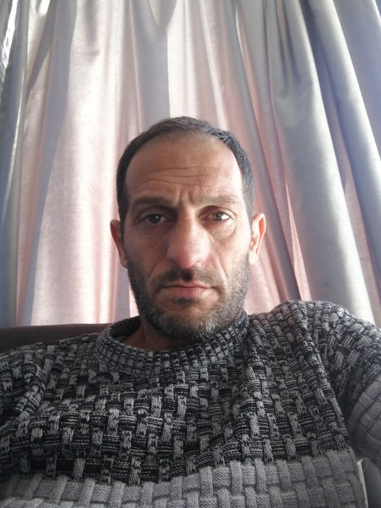  19224378  Avtandil, 49 ,    