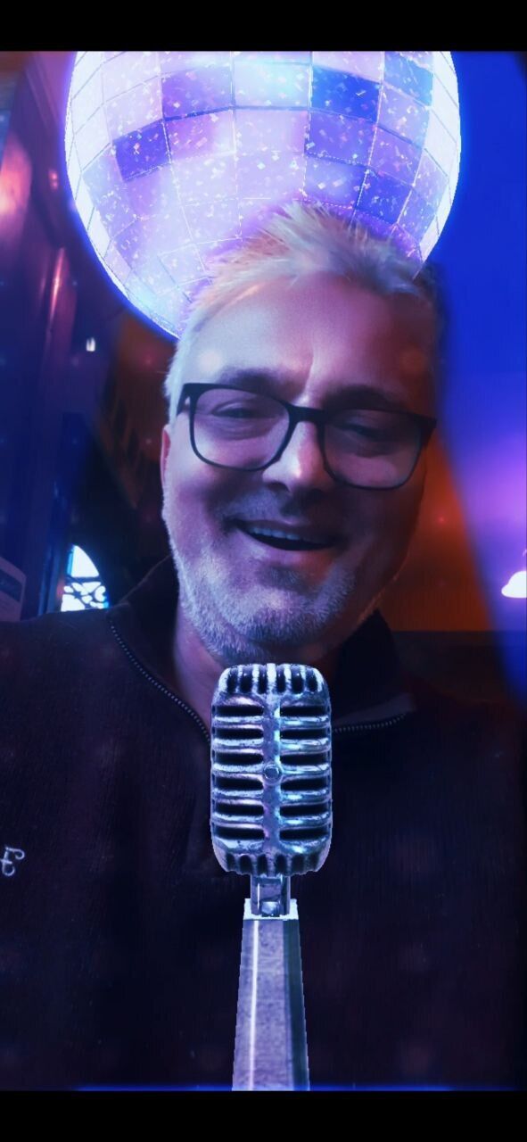  40106448  Michael, 55 ,    