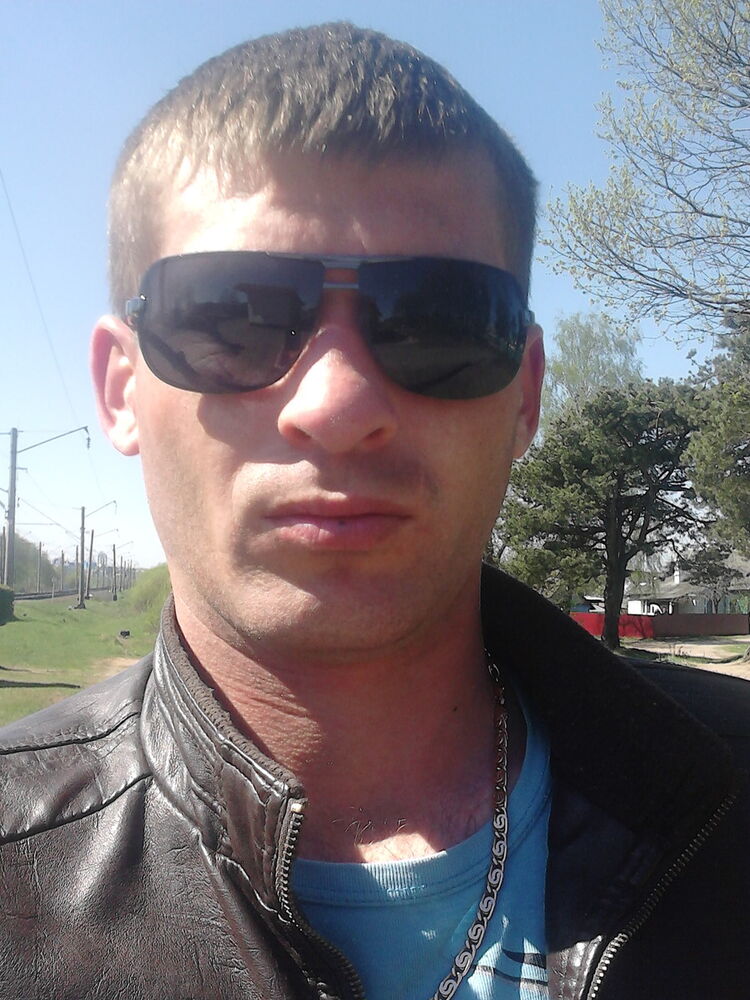 4325908  Sergei, 40 ,    