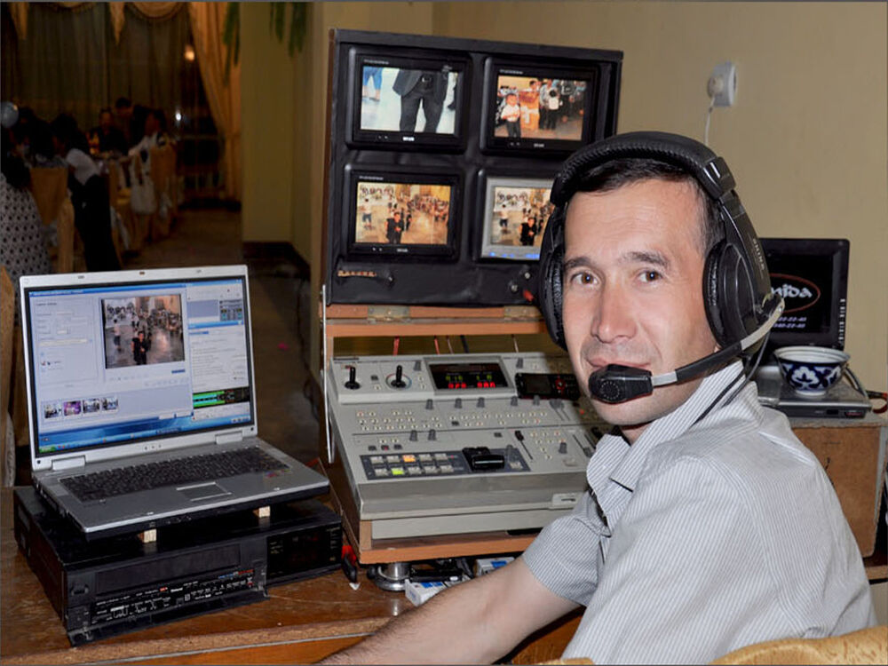  ,   Alisher, 49 ,     , c 