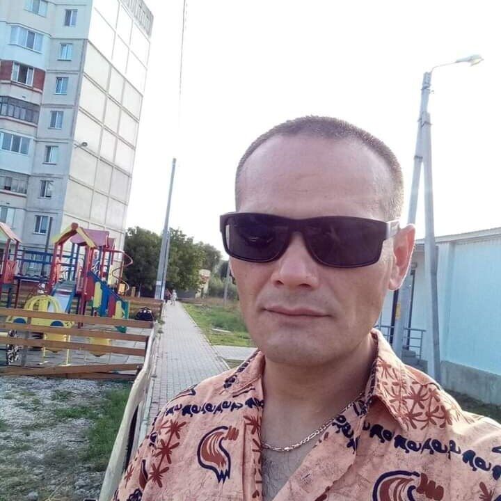  34319168  , 32 ,    Praha