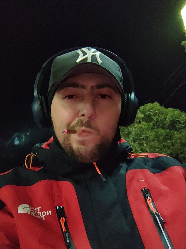  41033088  Alex, 34 ,     
