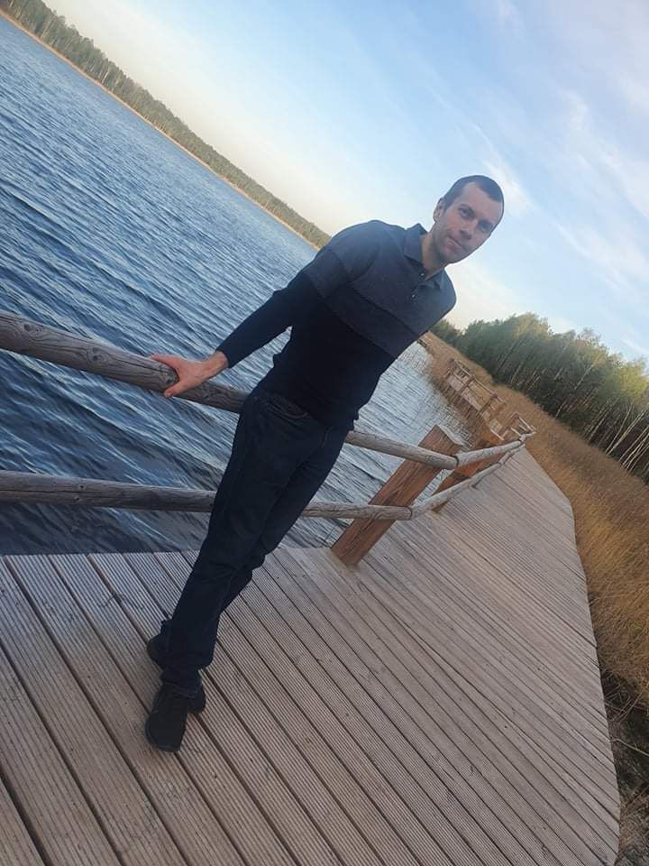  41662478  Andrej, 37 ,    