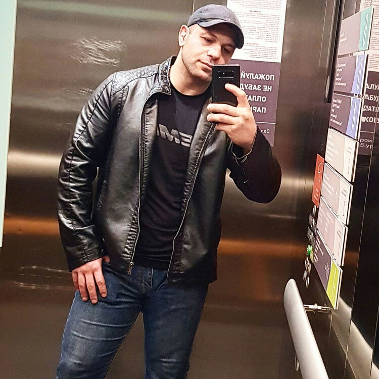  30947308  Izzet, 35 ,    