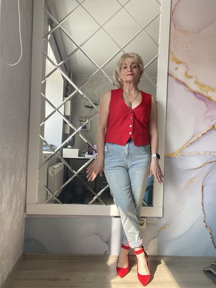  54131618  , 52 ,    -