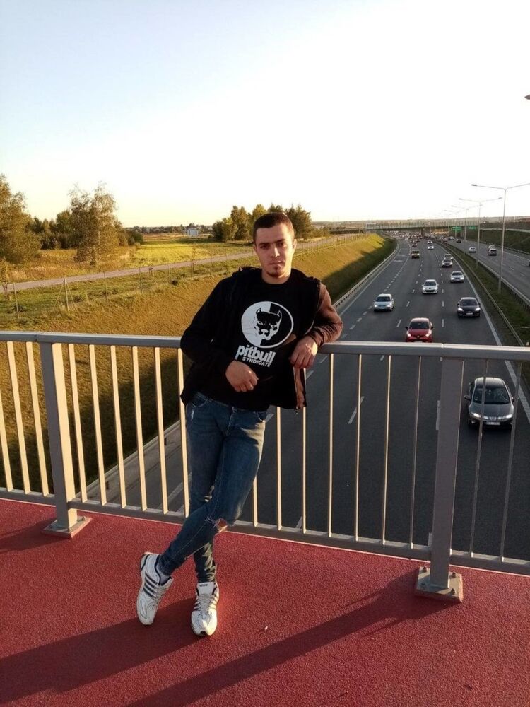  18209918  , 31 ,    