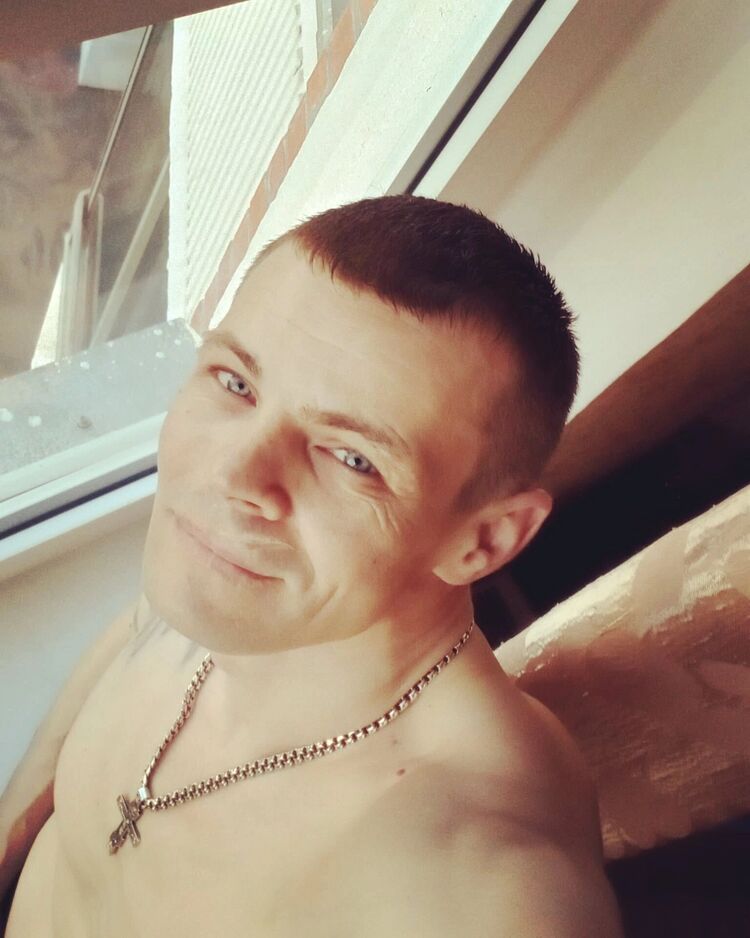  34768498  ANDREY, 42 ,    