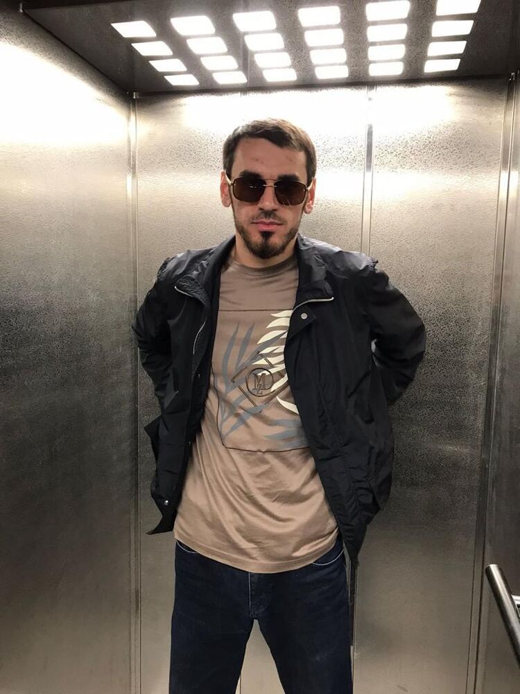  33158698  Artur, 30 ,    