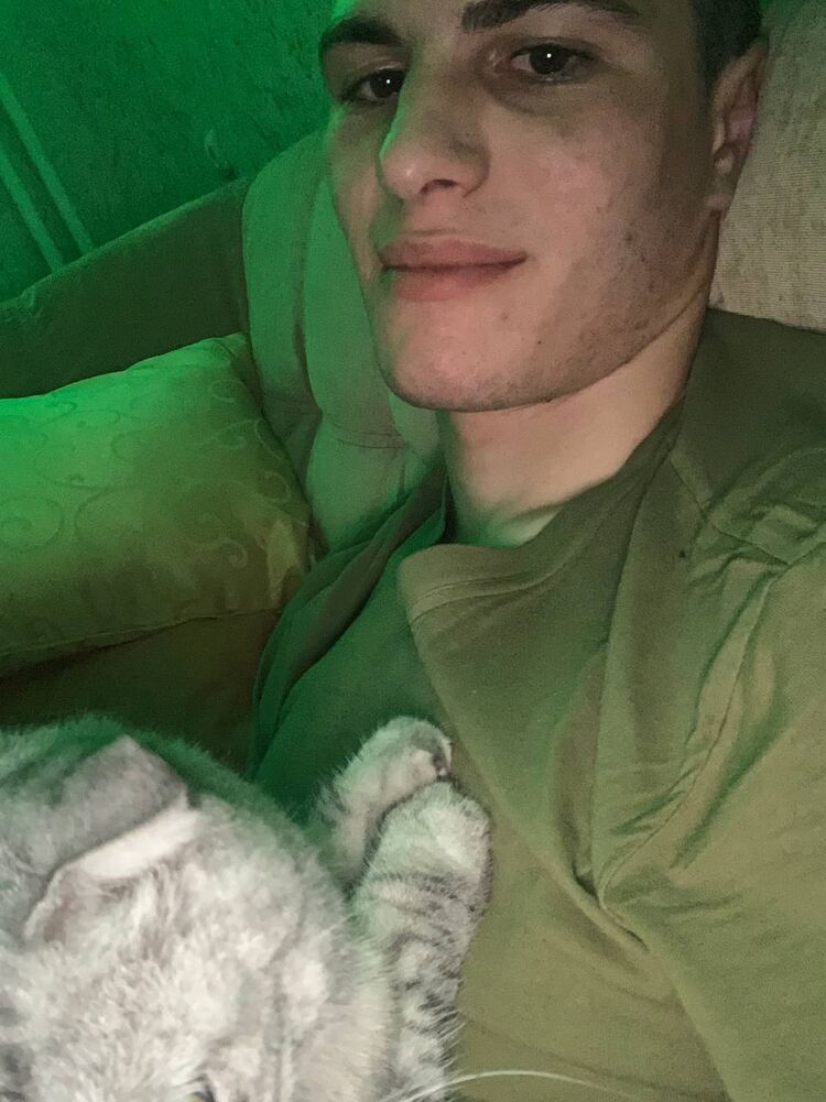  52810228  Tatar, 21 ,    