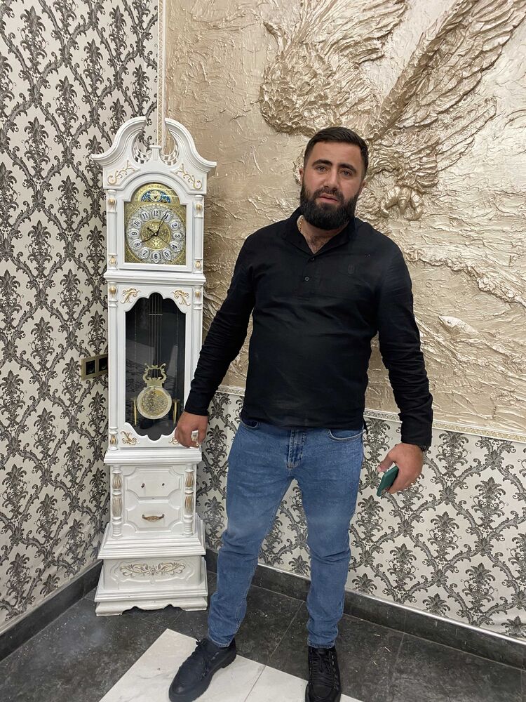  29761588  Armen, 33 ,    