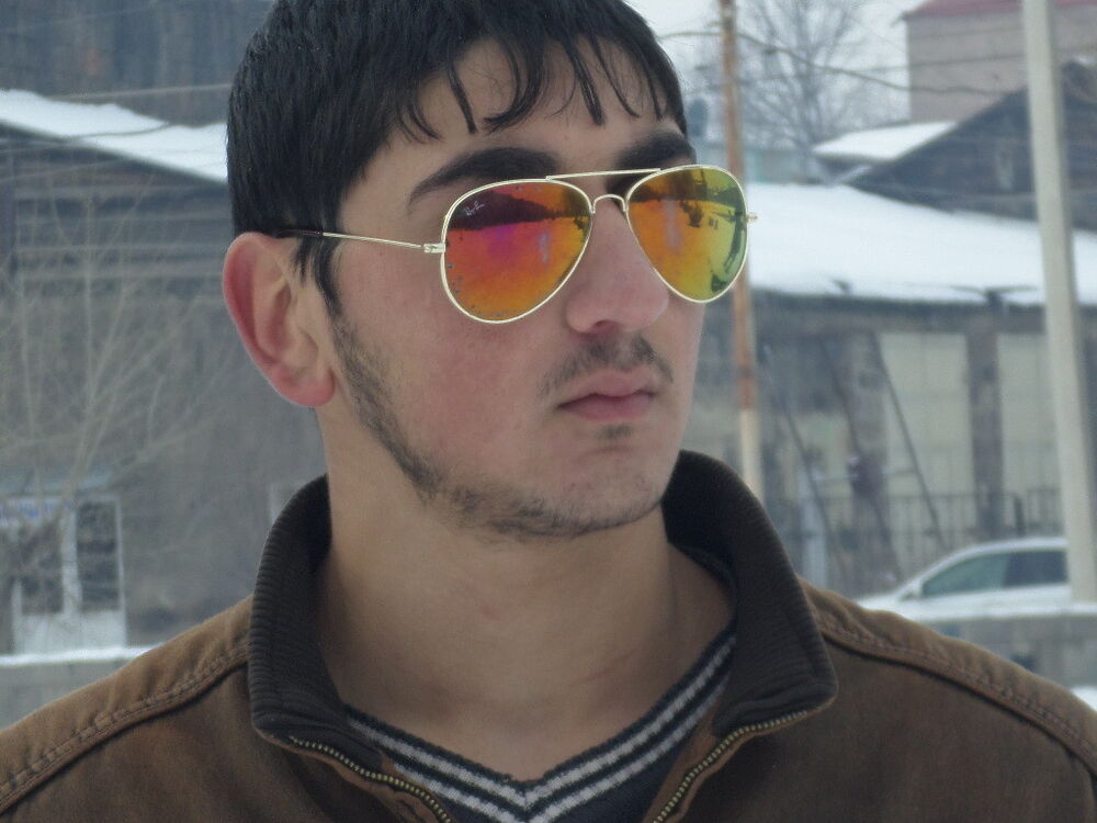  7032658  Garo, 27 ,    