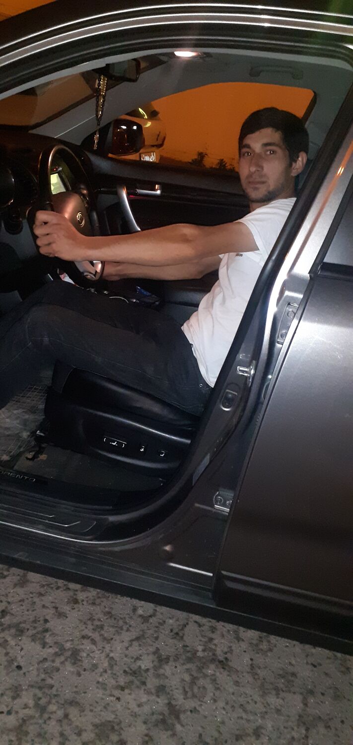  35652288  Rob, 26 ,    