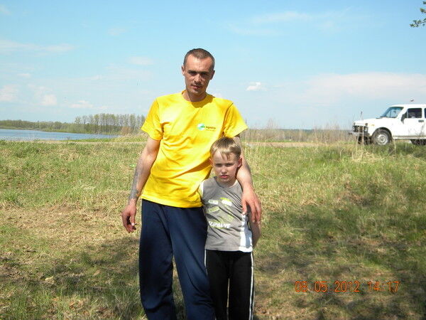  4776328  Aleks, 47 ,    